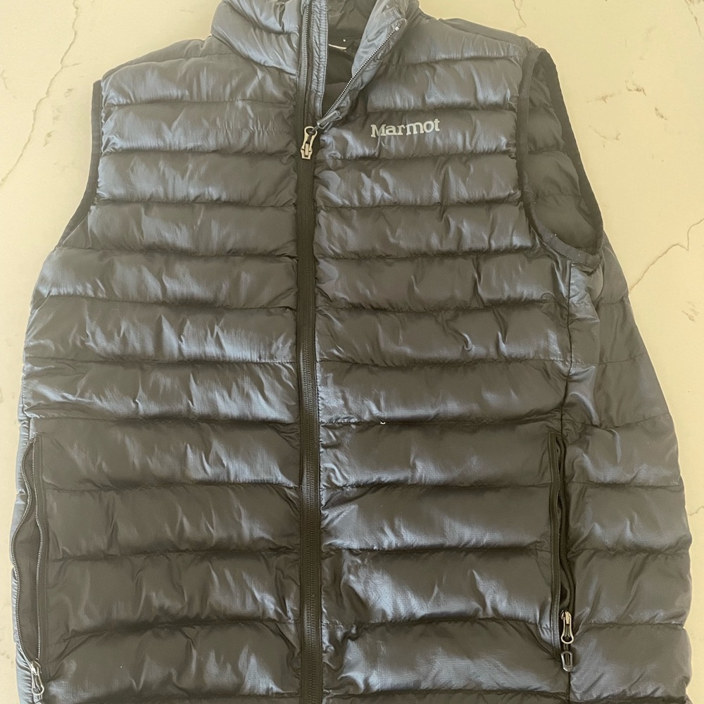 Medium black Marmot vest